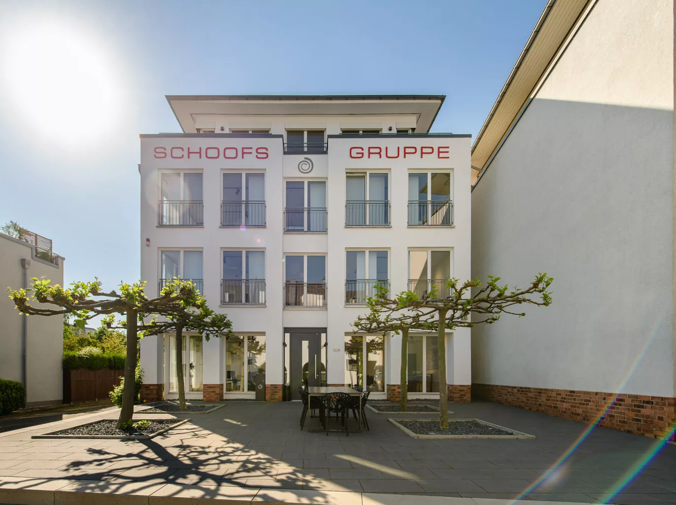 Op noh Colonia: SCHOOFS-Gruppe eröffnet Dependance in Köln-Sürth.
