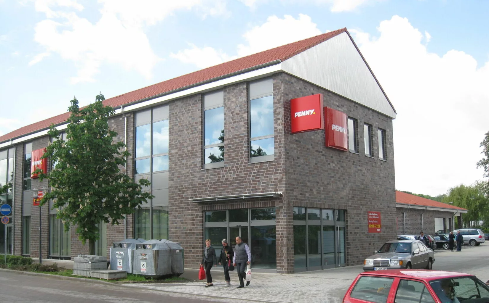Geschäftshaus in Alt-Erkrath: Neuer PENNY-Markt läuft vom Stapel